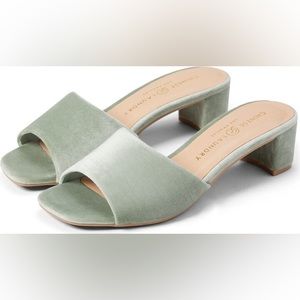Chinese Laundry Lana slide velvet sandal